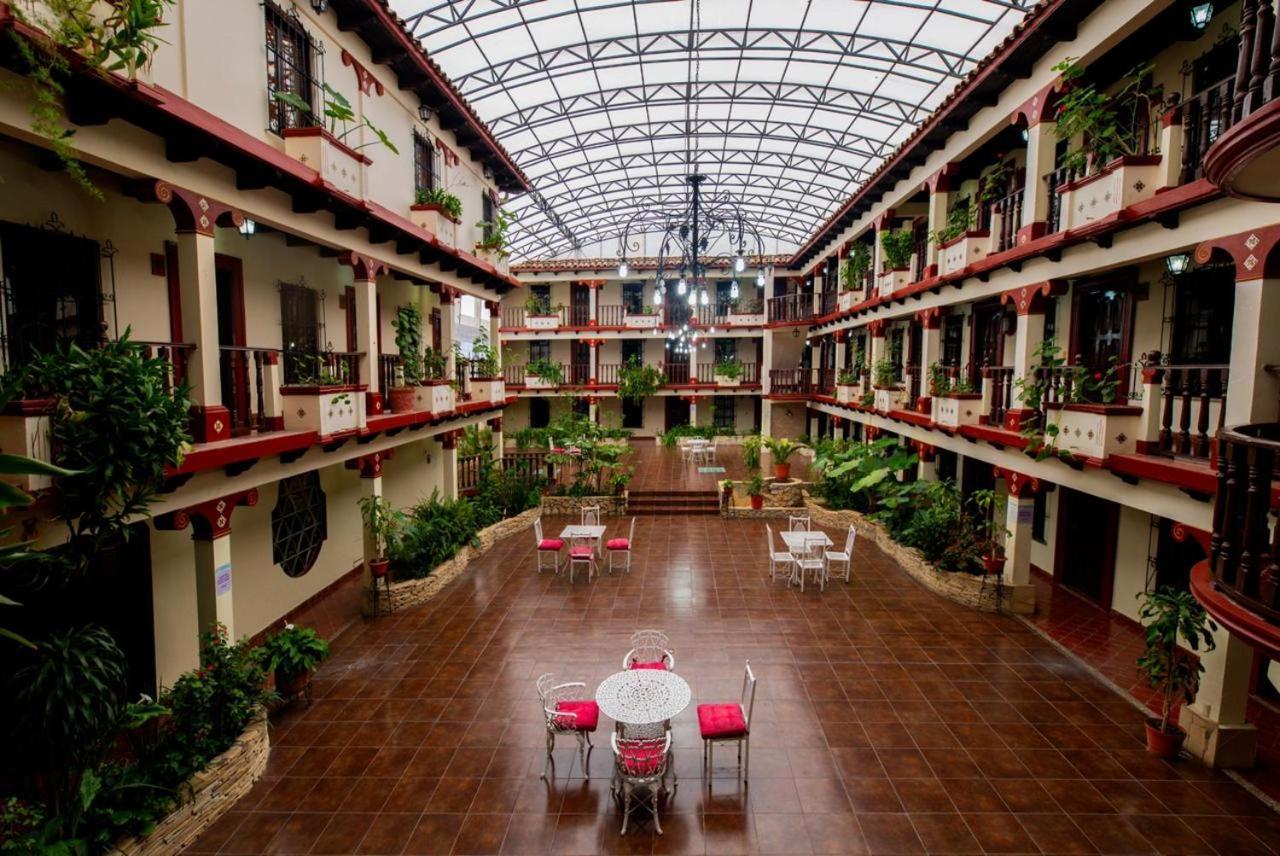 Hotel D'Monica ซานกริสโตบัล เด ลาสกาซาส ภายนอก รูปภาพ